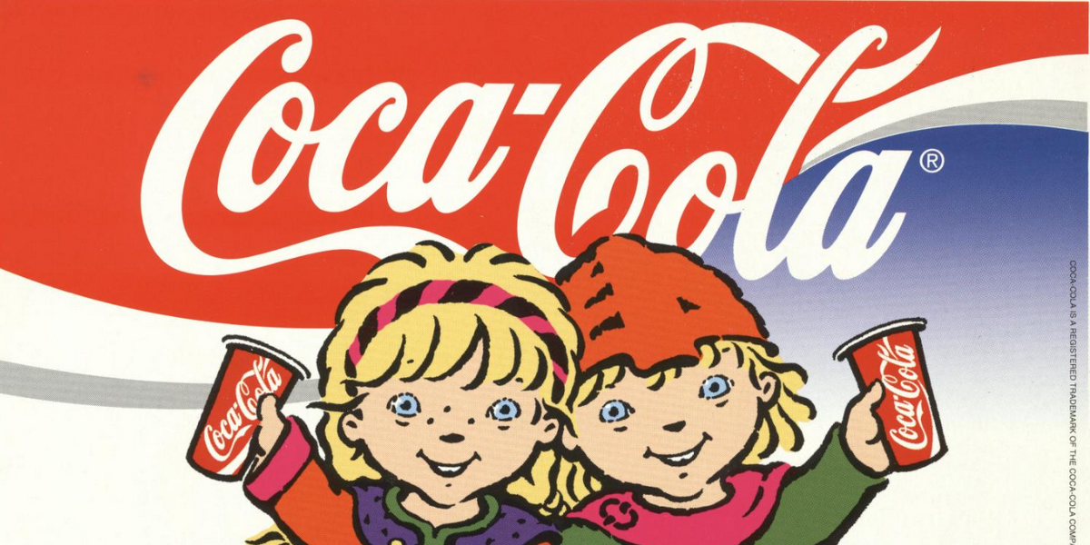 Maskotene Kristin og Håkon i kjent positur i reklame fra Coca-Cola.
